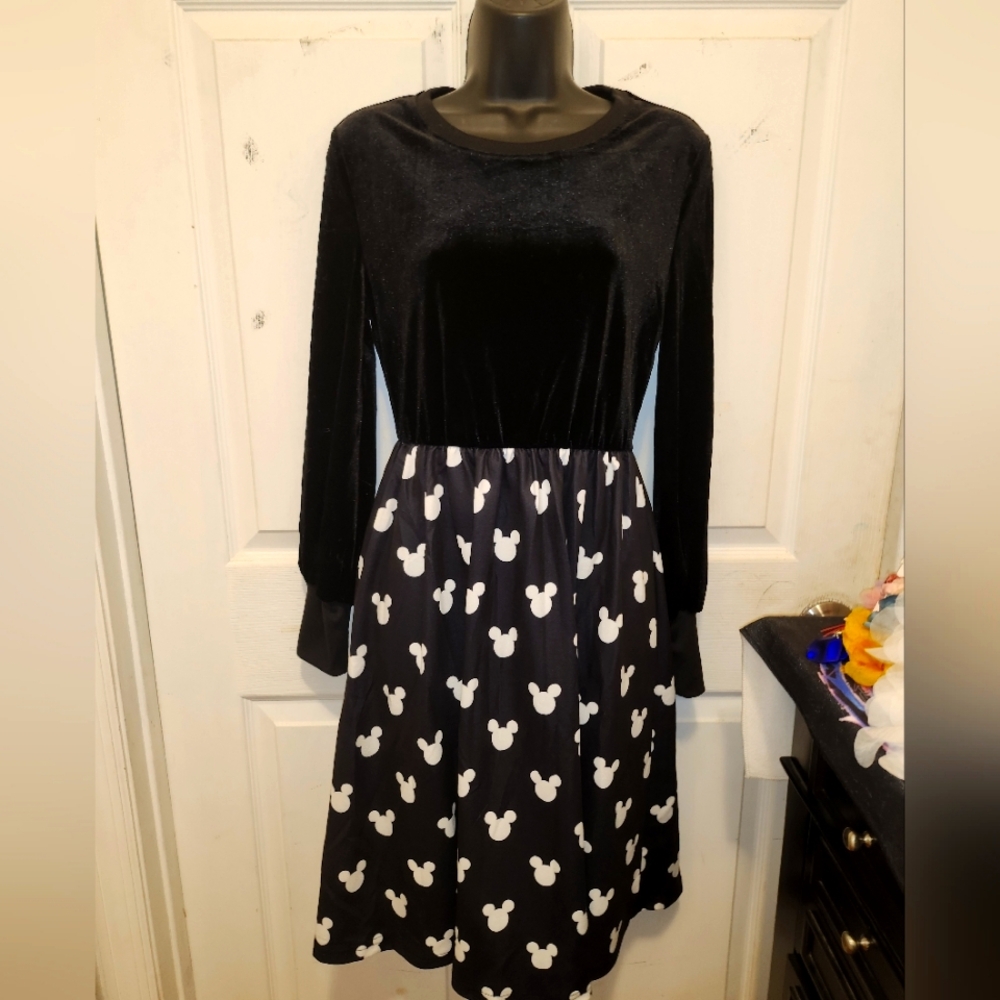 Disney pat pat mickey mouse velour dress